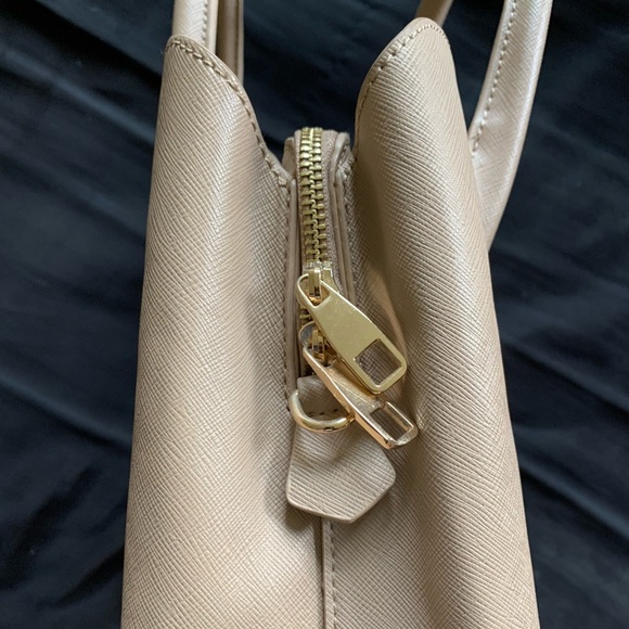 Natural Beauty Basic Cream & Gold Top Handle Purse w/ Removable shoulder strap - Picture 6 of 11